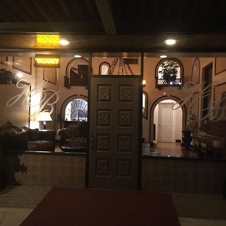 Hotel Burgess Reedley Bagian luar foto