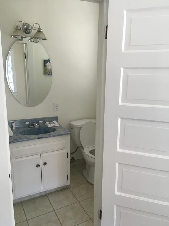 Hotel Burgess Reedley Bagian luar foto
