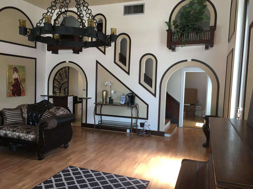 Hotel Burgess Reedley Bagian luar foto