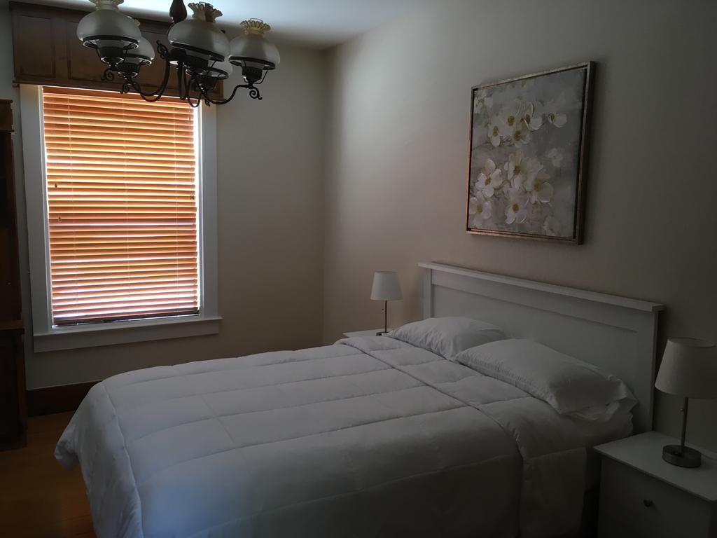 Hotel Burgess Reedley Bagian luar foto