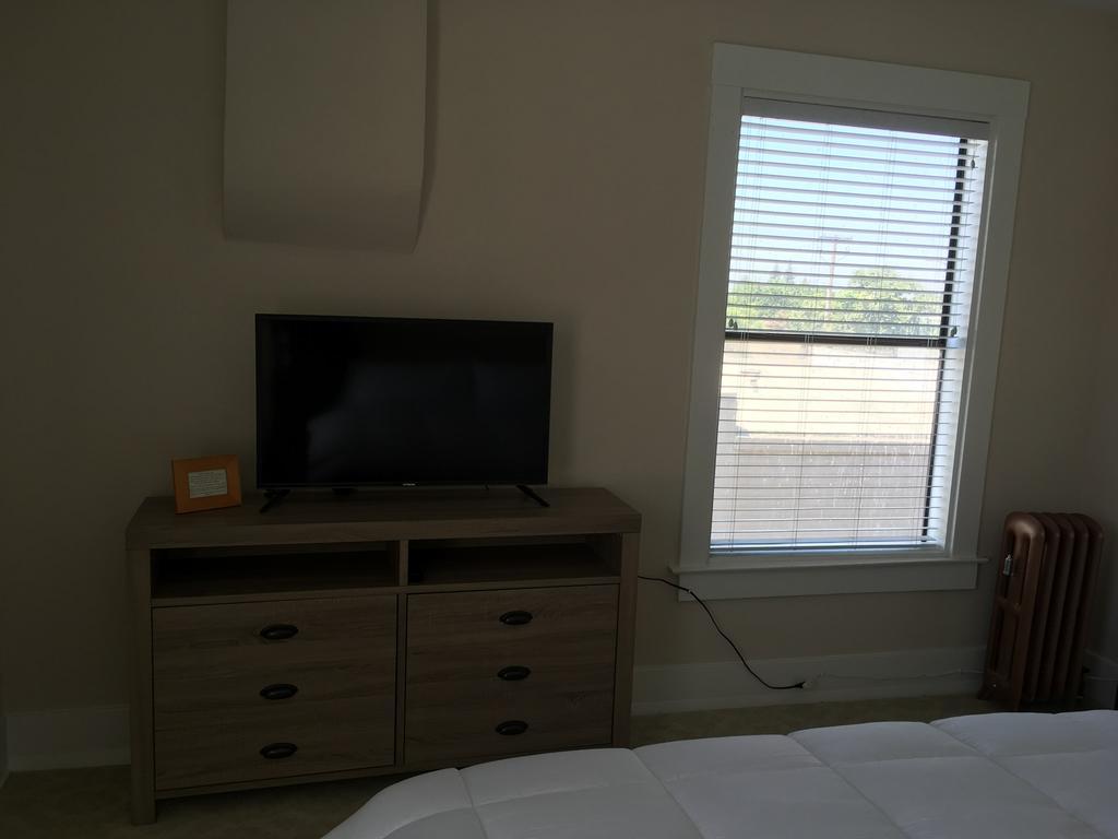 Hotel Burgess Reedley Bagian luar foto