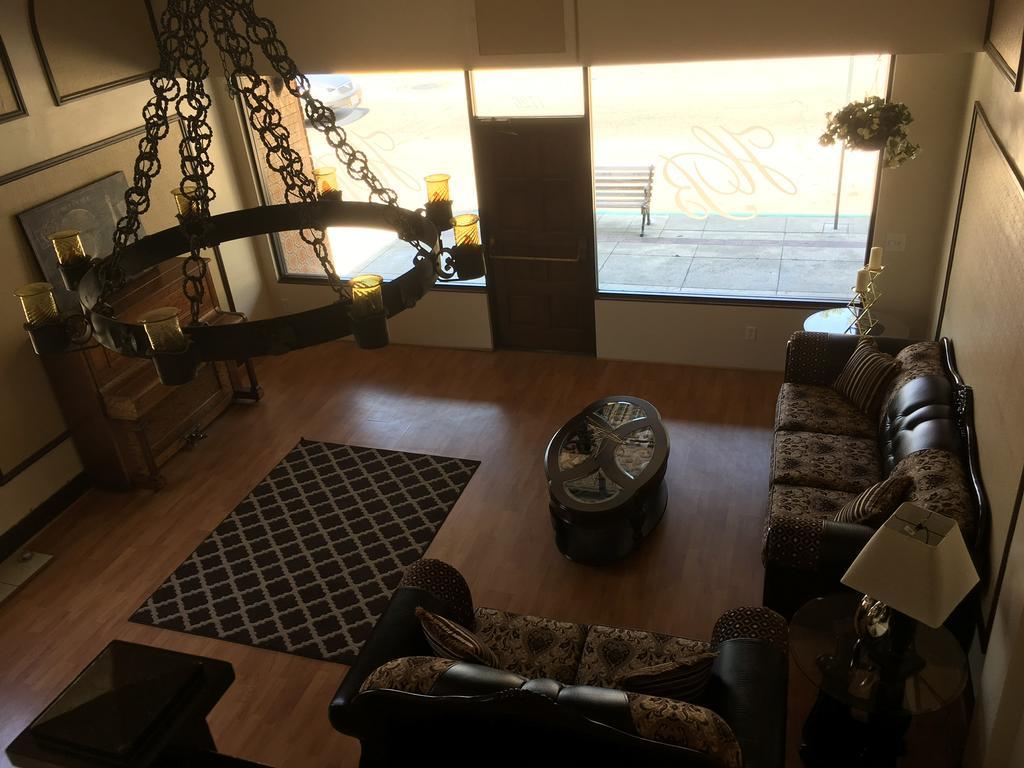 Hotel Burgess Reedley Bagian luar foto